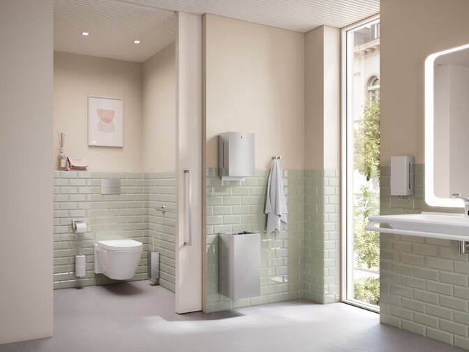 Badkamer met wastafel en WC